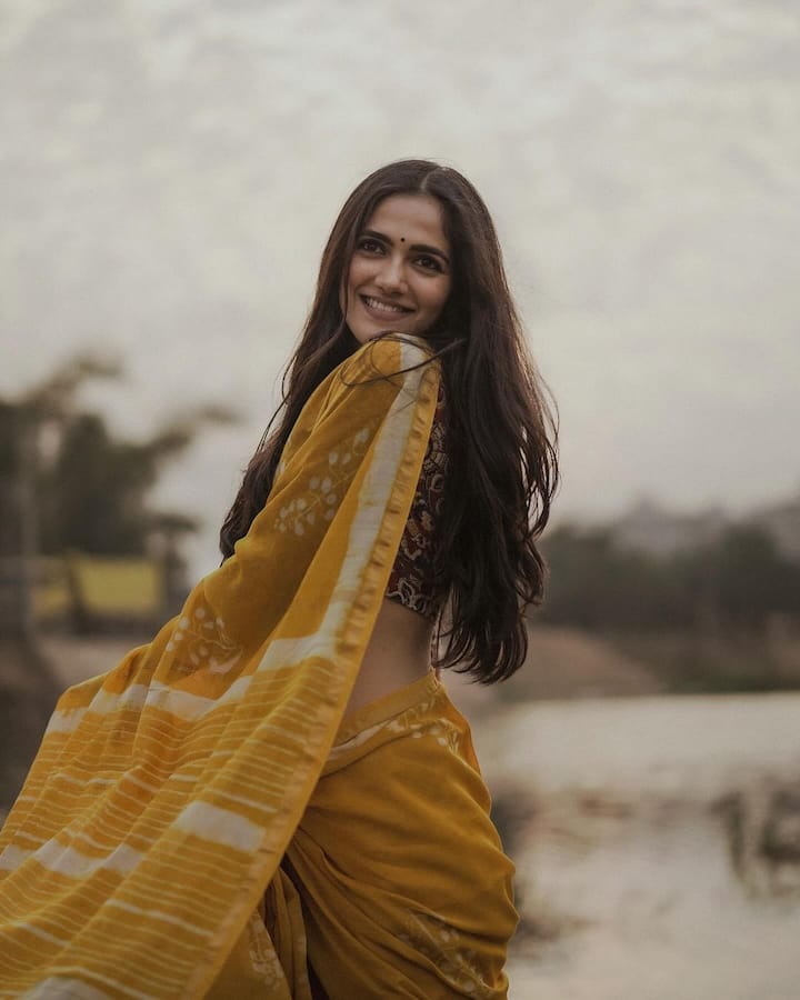 కానీ ఈ భామకు ఆఫర్లు అంతగా రావడం లేదు. అయినా నిరాశ చెందకుండా తనదైన శైలిలో అభిమానులను సిమ్రాన్ ఎంటర్టైన్ చేస్తుంది.(Images Source: Instagram/simranchoudhary)