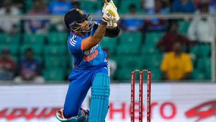 आईसीसी ने सूर्यकुमार को टी20 क्रिकेटर ऑफ द ईयर 2023 के खिताब से नवाजा और उन्हें लगातार दूसरी बार यह अवॉर्ड मिला.