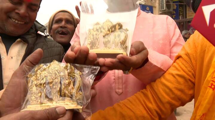 দিনে ৫ বার হবে আরতি।   সকাল ৬টায় মঙ্গল আরতি  সকাল ৭টায় শৃঙ্গার আরতি  বেলা ১২টায় হবে ভোগ আরতি  সন্ধে ৬টায় হবে সন্ধ্য়ারতি।