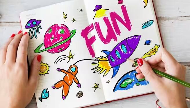 ભણાવતી વખતે ઉદાહરણો અને ચિત્રો બતાવો: બાળકોને કોઈપણ નવી વસ્તુ સમજવા અને યાદ રાખવા માટે અમે ઉદાહરણો અને ચિત્રોની મદદ લઈ શકીએ છીએ.