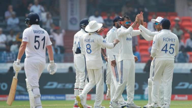 IND vs ENG: हैदराबाद टेस्ट में 20 ओवर में बदलनी पड़ी गेंद, जानिए अंपायरों ने क्यों लिया फैसला