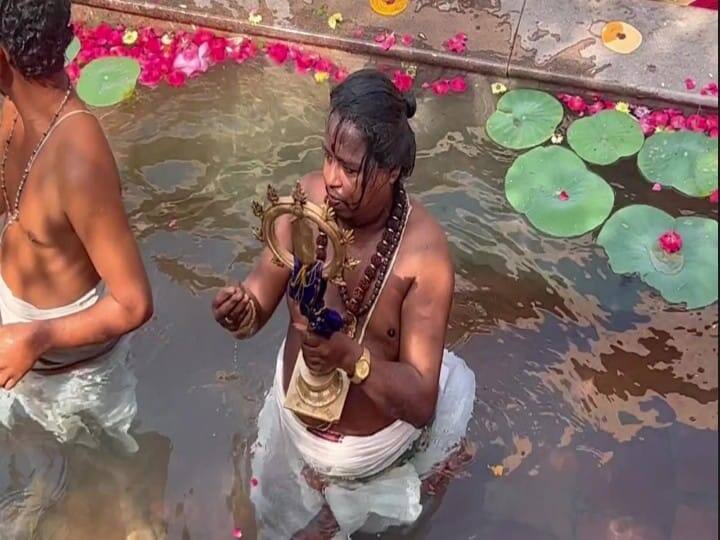 அழகர் கோவில் மலை மீது தமிழ் கடவுள் முருகனின் ஆறாவது படை வீடான பழமுதிர்சோலை கோயில் அமைந்துள்ளது. இங்கு தைப்பூச திருவிழா கடந்த 16ஆம் தேதி கொடியேற்றத்துடன் துவங்கியது.