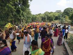 Thai Poosam 2024 : பால் காவடி பன்னீர் காவடி.. மயிலத்தில் களைகட்டிய தை பூசம் திருவிழா!