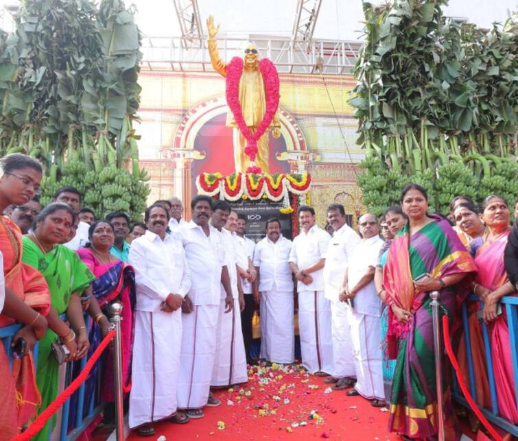 Former Chief Minister Karunanidhi statue open Trichy East Constituency - TNN திருச்சி கிழக்கு தொகுதியில்  முன்னாள் முதல்வர் கருணாநிதி சிலை திறப்பு - தொண்டர்கள் உற்சாகம்