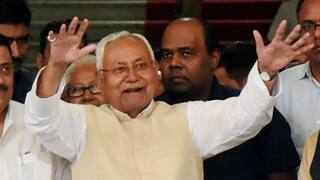 Bihar News: બિહારમાં નવાજૂનીના એંધાણ! નીતિશ કુમારે તમામ કાર્યક્રમો રદ્દ કરી બધા ધારાસભ્યોને પટના બોલાવતા ચકચાર
