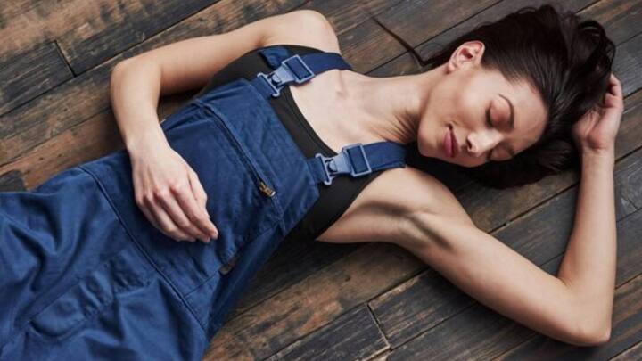 मांसपेशियों को मिलता है आराम जमीन पर सोने से कंधे और कूल्हे में होने वाले दर्द से बहुत आराम मिलता है. इससे पीठ दर्द, कंधा और गर्दन की दर्द में राहत मिलती है.