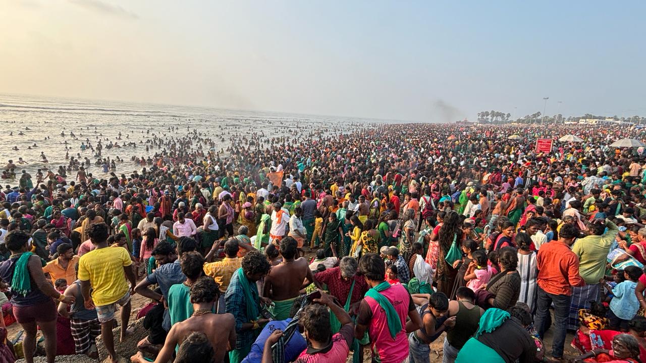 IN PICS 2024 Thai Poosam Festival At Thiruchendur Murugan Kovil Photos ...