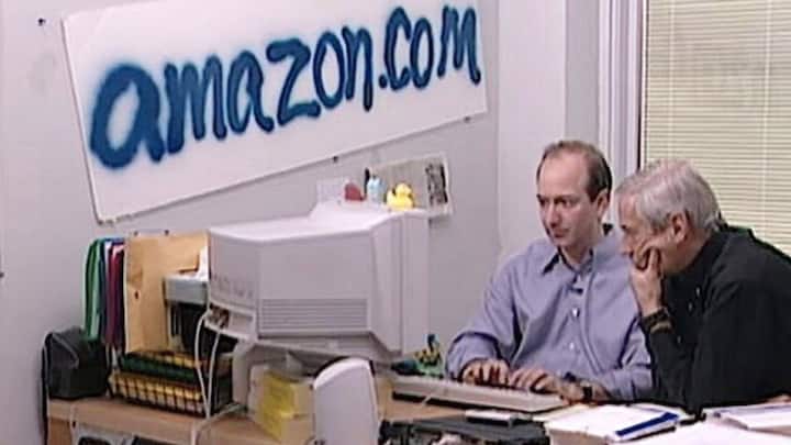 Jeff Bezos first House in which he started amazon is up for sale now Jeff Bezos House: जिस घर से शुरू हुई जेफ बेजोस और अमेजन की कहानी वो अब बिकने की कगार पर