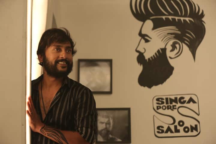 முடி திருத்தும் தொழிலாளியாக வரும் ஆர்.ஜே.பாலாஜி தற்கொலை செய்ய முயற்சிக்கிறார். தற்கொலைக்கான காரணம் என்ன என்பதை ஃபிளாஷ்பேக் வழியாக விவரிக்கப்படுகிறது. இதிலிருந்து ஆர்.ஜே பாலாஜி மீண்டாரா? இல்லையா? என்பதே அடிப்படை கதை
