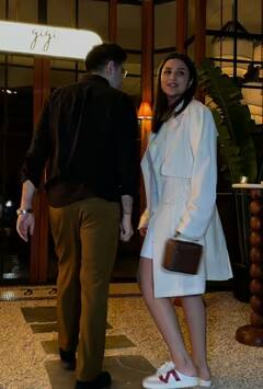 Parineeti Chopra: ਪਤੀ ਰਾਘਵ ਚੱਢਾ ਨਾਲ ਡਿਨਰ ਡੇਟ 'ਤੇ ਨਿਕਲੀ ਅਦਾਕਾਰਾ ਪਰਿਣੀਤੀ ਚੋਪੜਾ, ਇੰਟਰਨੈੱਟ 'ਤੇ ਤਸਵੀਰਾਂ ਵਾਇਰਲ