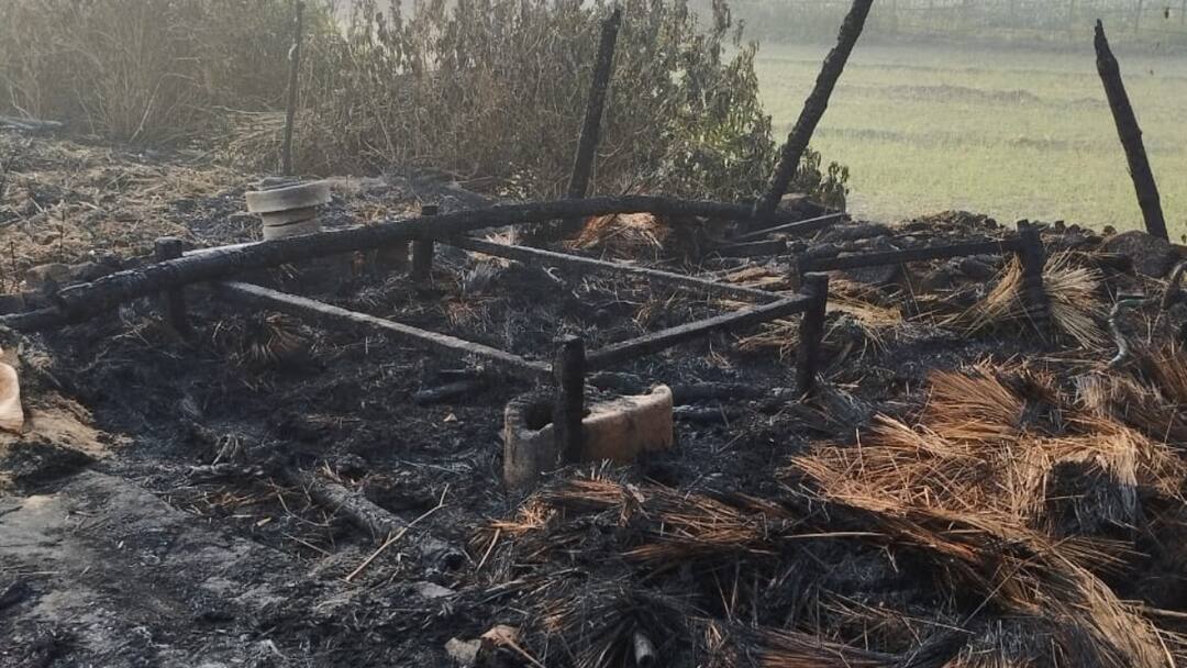 basti accused set fire at home police registered case and investigate ann Basti News: बस्ती में अपराधियों के हौंसले बुलंद, झोपड़ी में लगाई आग, पुलिस नहीं कर रही कार्रवाई, आरोपी दे रहे धमकियां