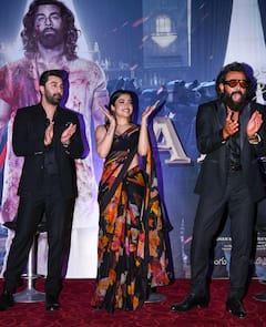 Animal OTT Release:रणबीर कपूर करणार ओटीटीवर ताबा, उद्या या प्लॅटफॉर्मवर 'अ‍ॅनिमल'होणार  रिलीज