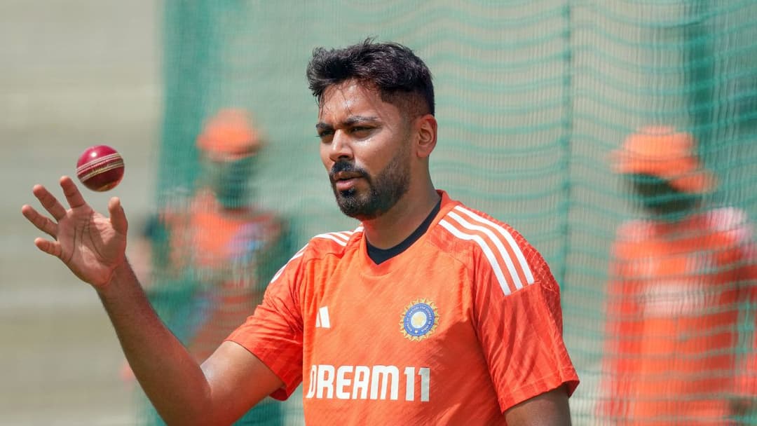 IND vs ENG : आवेश खानची कसोटी मालिकेतून माघार, नेमकं कारण काय ? IND vs ENG Fast bowler Avesh Khan has been released to play for his Ranji trophy team, Madhya Pradesh IND vs ENG : आवेश खानची कसोटी मालिकेतून माघार, नेमकं कारण काय ?