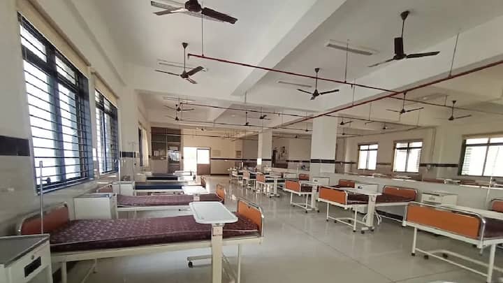 76 Students From Greater Noida Hostel Hospitalised For Suspected Food Poisoning 76 Students From Greater Noida Hostel Hospitalised For Suspected Food Poisoning