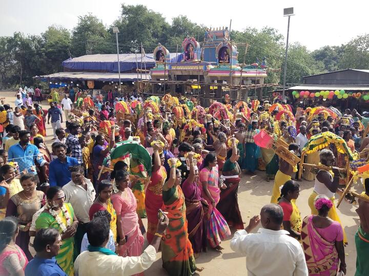 மயிலம் சுப்பிரமணிய சுவாமி கோயிலில் தைப்பூசம் திருவிழா வெகு விமரிசையாக நடைபெற்று வருகிறது.