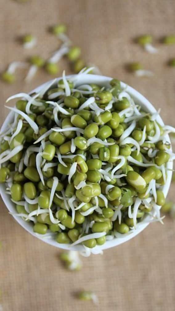 ਖਾਲੀ ਪੇਟ ਪੁੰਗਰੀ ਹੋਈ ਮੂੰਗੀ ਦੀ ਦਾਲ ਖਾਣ ਦੇ ਗਜ਼ਬ ਫਾਇਦੇ, ਸਿਹਤ ਨੂੰ ਮਿਲਦੇ ਚਮਤਕਾਰੀ ਲਾਭ