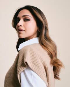 Deepika Padukone Net Worth: नेटवर्थ में कई बड़े स्टार्स को पीछे छोड़ती हैं दीपिका पादुकोण, ऐसा है एक्ट्रेस का लग्जरी लाइफस्टाल