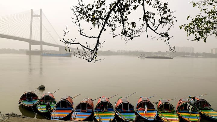 জানুয়ারির শেষে শীতের কামড়ে বেশ কাবু হয়ে পড়েছিল মহানগর। তখনই রাতারাতি তাপমাত্রায় লাফ।