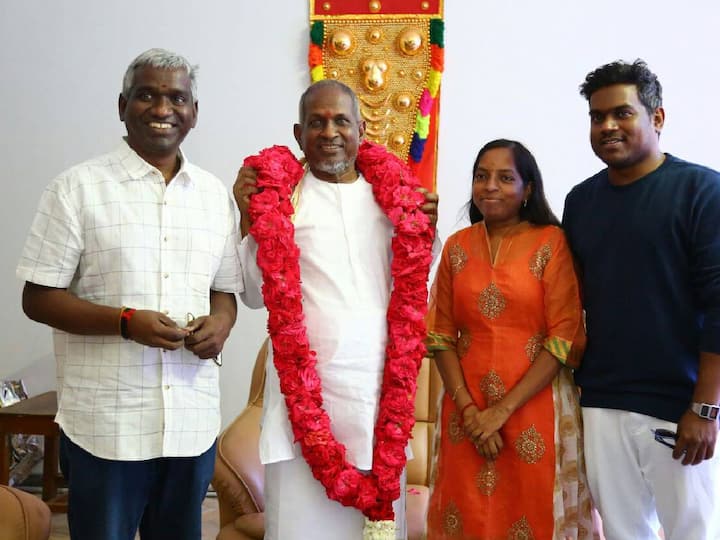 1995ஆம் ஆண்டு வெளியான ராசய்யா படத்தில் இடம்பெற்றுள்ள மஸ்தானா மஸ்தானா பாடல் மூலம் பாடகியாக அறிமுகமானார்.
