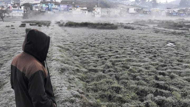 বৃহস্পতিবারের মধ্যে সিকিমে বৃষ্টি ও তুষারপাতের সম্ভাবনার কথা জানিয়েছে আবহাওয়া দফতর । এর প্রভাব পড়তে পারে দার্জিলিং এর উঁচু পার্বত্য এলাকায়।