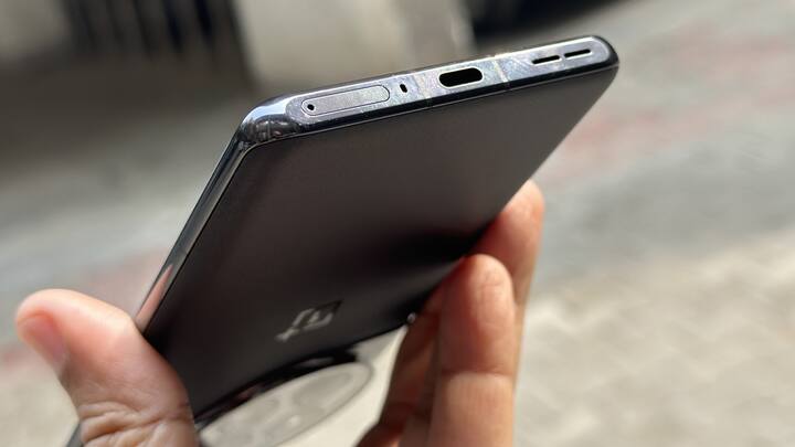 Big Battery, Super Fast Charging — The OnePlus 12 5G comes with the biggest battery on a OnePlus phone, a massive 5,400mAh, up from 5,000mAh on the OnePlus 11. And like all OnePlus flagships, the OnePlus 12 5G too comes with insanely fast charging - 100W SuperVOOC charging — and a 100W charger in the box as well, which claims to charge that huge battery in about half an hour. Wireless charging also returns to the OnePlus with the OnePlus 12 5G (the OnePlus 11 5G did not have it), and it comes with a typical OnePlus speed — 50W, which is faster than the 45W charging speed of the Galaxy S24 Ultra.