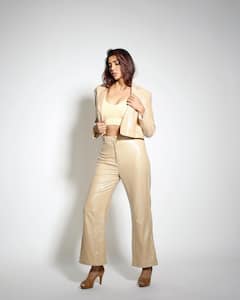 Manchu Lakshmi's Photos: సడెన్ గా చూస్తే సమంతలా ఉందట!