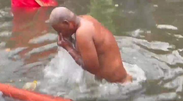 पौष पूर्णिमा के दिन स्नान के साथ-साथ चंद्र देव और माता लक्ष्मी की पूजा का भी विशेष महत्व है