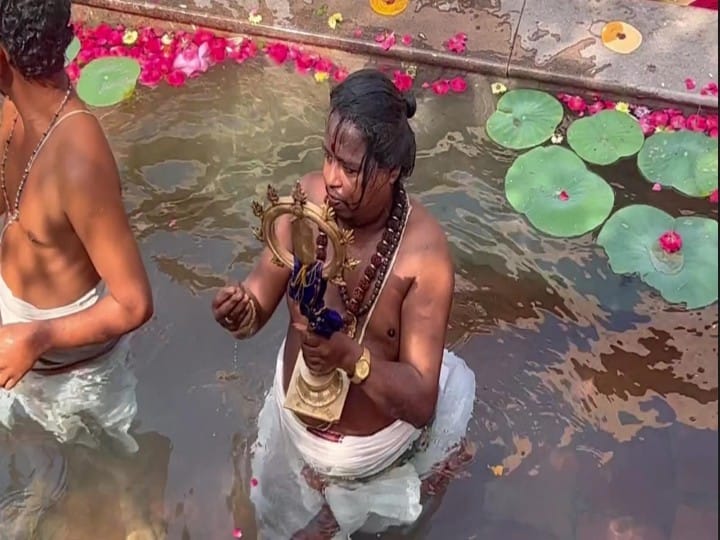 Thaipusam 2024:  பழமுதிர்சோலையில் தைப்பூசத் திருவிழா ;  தீர்த்தவாரி நிகழ்ச்சி கோலாகலம்