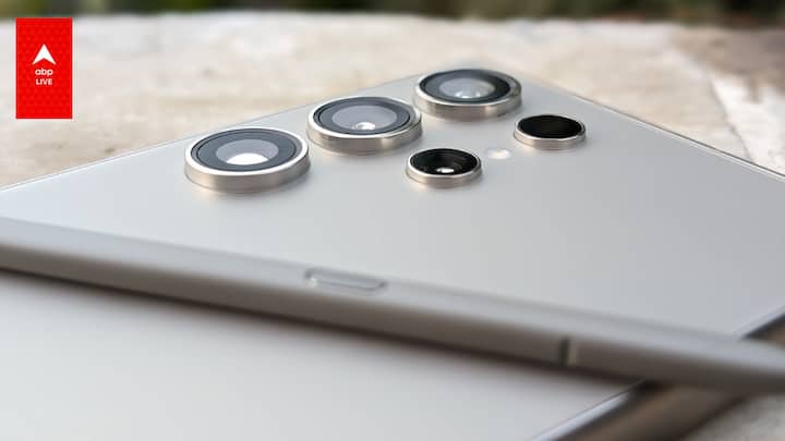 The titanium on the Galaxy S24 Ultra renders a delightful finish and it is slightly rough and has a granular touch. The material will greatly enhance the phone's durability without adding weight. The phone weighs 232 grams and the weight feels evenly distributed.