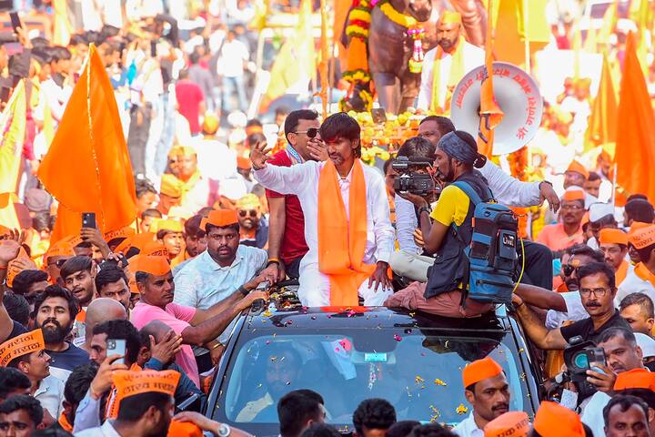 जिल्हास्तरावर वसतिगृह बांधा(Photo Credit : PTI)