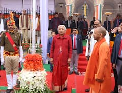 In Pics: लखनऊ में फहराया गया 75 मीटर ऊंचा राष्ट्रीय ध्वज, सीएम योगी बोले- 'संविधान सर्वोपरि'