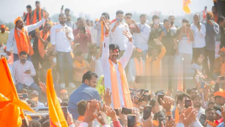 Manoj Jarange Patil will announce his stance on the Maratha reservation stance in vashi navi mumbai eknath shinde mumbai police Manoj Jarange Patil : आझाद मैदानातून एल्गार होणार की वाशीतच गुलाल उधळणार? मनोज जरांगे पाटील दोन वाजता कोणती घोषणा करणार?