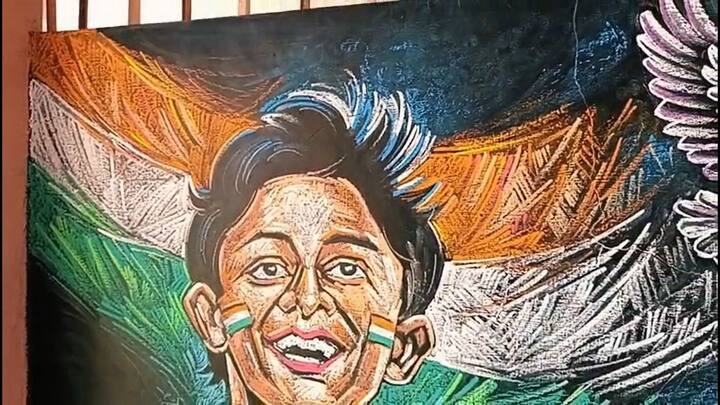 15 ऑगस्ट 1947 रोजी भारताला ब्रिटिशांपासून स्वातंत्र्य मिळाले. परंतु 26 जानेवारी 1950 रोजी भारताला सार्वभौम लोकशाही प्रजासत्ताक (Republic Day ) घोषित करण्यात आले.