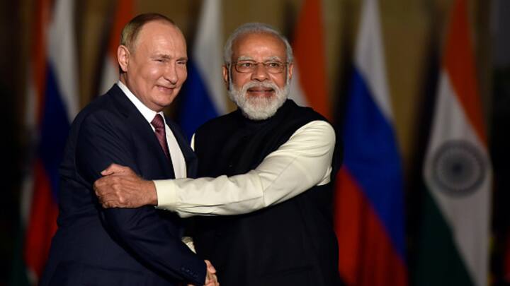 Vladimir Putin Extends Republic Day Greetings To PM Modi, Commends India-Russia 'Privileged Strategic Partnership' Putin Extends R-Day Greetings To PM Modi, Commends India-Russia 'Privileged Strategic Partnership'
