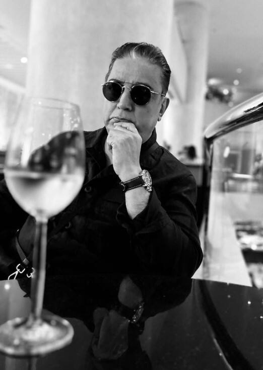 वहीं साउथ के सुपरस्टार कमल हासन बिग बॉस का तमिल वर्जन होस्ट कर चुके हैं. सीजन 7 के लिए उन्होंने 130 करोड़ की मोटी रकम वसूली थी.