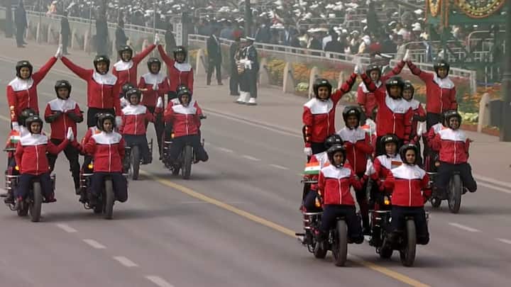 Republic Day 2024 Indian All Women Daredevils Captivate Audience With Various Formations During R-Day Parade WATCH: All-Women Bikers' Team Steals The Show At Republic Day Parade With Breathtaking Stunts