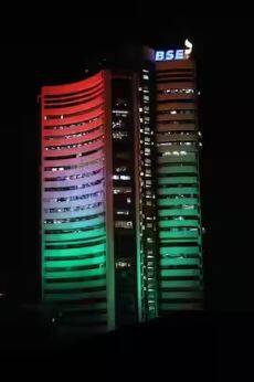 ਤਿਰੰਗੇ ਦੇ ਰੰਗ ਵਿੱਚ ਰੰਗੀ BSE ਬਿਲਡਿੰਗ