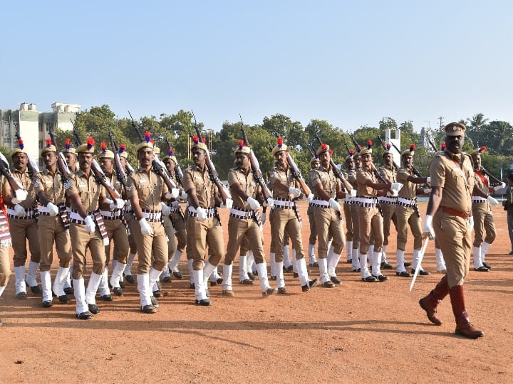 75th Republic Day: மதுரையில் தேசிய கொடியை ஏற்றி வைத்து ரூ.2 கோடி மதிப்பில் நலத்திட்ட உதவிகளை வழங்கிய ஆட்சியர்