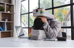 आपको मेंटली बीमार बना सकती है वर्कप्लेस एंजायटी, समय रहते इससे पाएं छुटकारा, काम आएंगे ये टिप्स