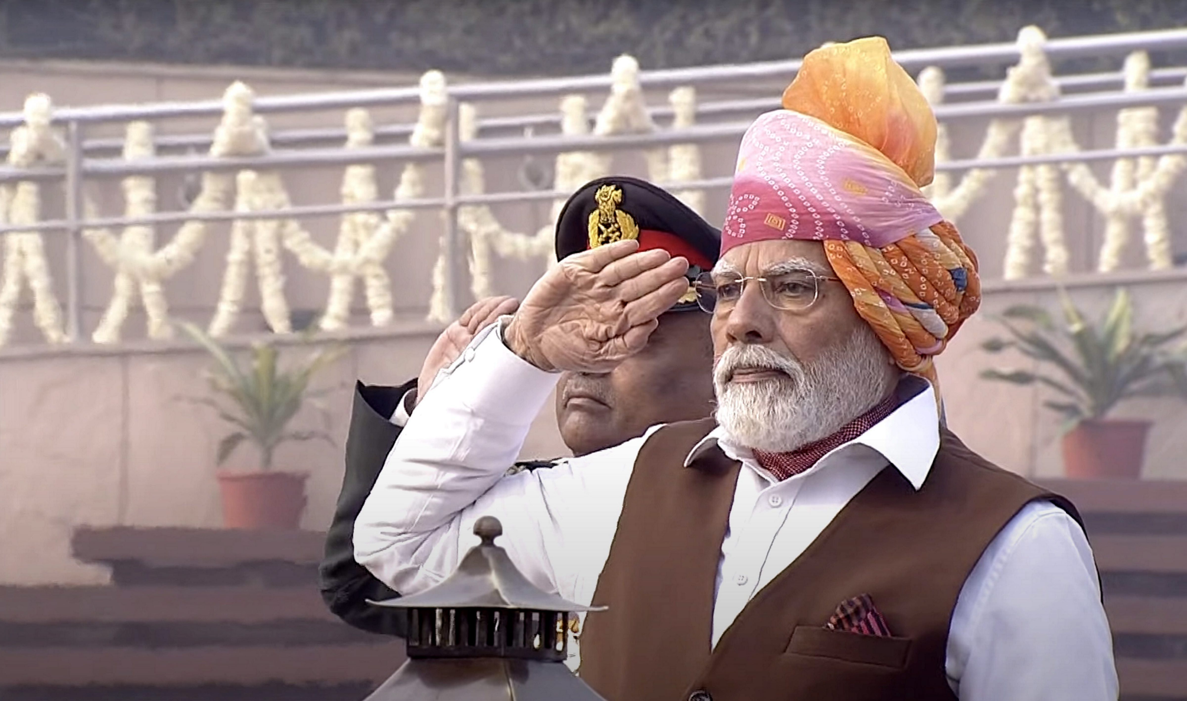 PM Modi Continues The Tradition Of Colourful Turbans On Republic Day, Opts For Bandhni Print This Year