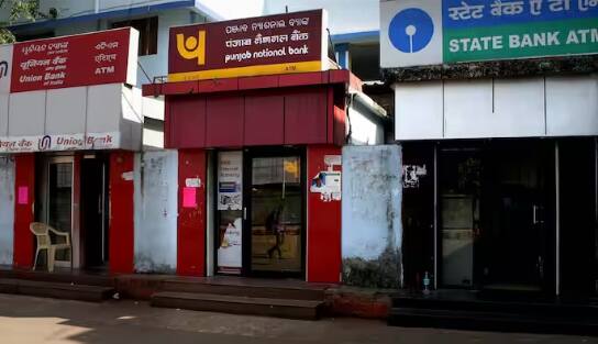 ਤੁਹਾਡੀ ਸ਼ਿਕਾਇਤ ਤੋਂ ਬਾਅਦ, ਬੈਂਕ ਇਸ ਨੂੰ ਨੋਟ ਕਰੇਗਾ ਅਤੇ ਤੁਹਾਨੂੰ ਇੱਕ ਸ਼ਿਕਾਇਤ ਨੰਬਰ ਦਿੱਤਾ ਜਾਵੇਗਾ। ਜਾਂਚ ਤੋਂ ਬਾਅਦ ਤੁਹਾਨੂੰ ਤੁਹਾਡੇ ਪੈਸੇ ਵਾਪਸ ਮਿਲ ਜਾਣਗੇ।