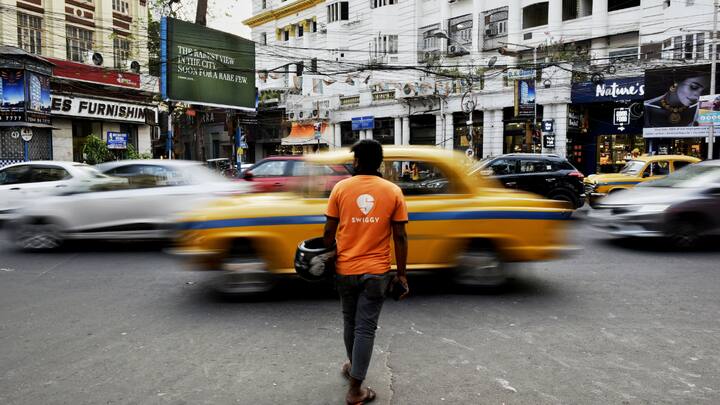 Swiggy Plans To Cut 350-400 Jobs Ahead Of IPO e-commerce food delivery Swiggy Plans To Cut 350-400 Jobs Ahead Of IPO