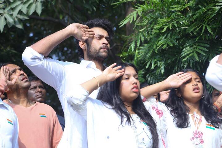 చిరంజీవి బ్లడ్ బ్యాంక్‌లో జరిగిన రిపబ్లిక్ డే వేడుకల్లో వరుణ్ తేజ్