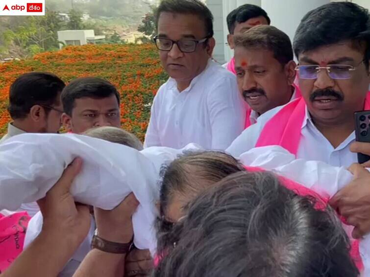 ex deputy cm mahmood ali faints during republic day celebrations in telangana bhawan Mahmood Ali: గణతంత్ర వేడుకల్లో స్పృహ కోల్పోయిన మాజీ డిప్యూటీ సీఎం మహమూద్ అలీ