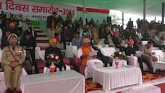 In Pics: भरतपुर में मंत्री जवाहर सिंह बेढम ने फहराया तिरंगा, तस्वीरों में देखें स्कूली बच्चों के कार्यक्रम की झलकियां