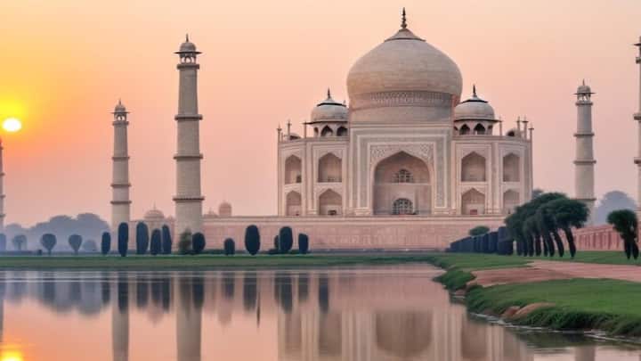 इस पैकेज में आपको दिल्ली, आगरा और जयपुर की सैर का मौका मिल रहा है. पैकेज की शुरुआत केरल के कोझिकोड से होगी. यह एक फ्लाइट पैकेज है जिसमें आपको कोझिकोड से दिल्ली आने और जाने के लिए इंडिगो के इकोनॉमी क्लास की टिकट मिलेगी.