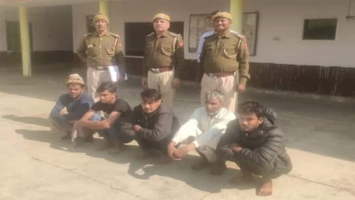 Rajasthan Cyber Crime News Deeg Police Raid In Mewat Early Morning Arrested Cyber Thugs from Mewat ann Rajasthan News: मेवात में पुलिस ने तड़के सुबह दबिश देकर 6 साइबर ठगों को दबोचा, मोबाइल फोन से खुला राज