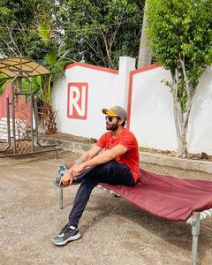 Photos: रवींद्र जडेजा करोड़ों की संपत्ति के हैं मालिक, गाड़ियों से ज्यादा घोड़ों का रखते हैं शौक