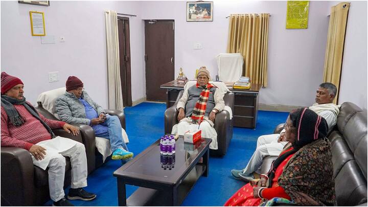 Bihar Political Crisis Jitan ram manjhi party ham clears its stand and say they will go with nda PM Narendra Modi Bihar Political Crisis: विधायक दल की बैठक के बाद मांझी की पार्टी ने साफ कर दिया अपना रुख, कहा- 'जहां मोदी वहां...'