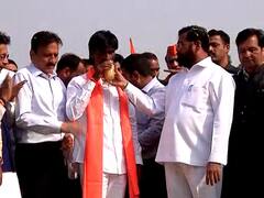 Manoj Jarange Maratha Reservation : लाखोंचा जनसागर अन् एकच जल्लोष; मुख्यमंत्र्यांच्या हातानं ज्यूस घेऊन अखेर मनोज जरांगेंनी उपोषण सोडलं!